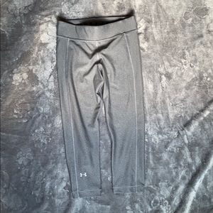 under armour gray capri leggings